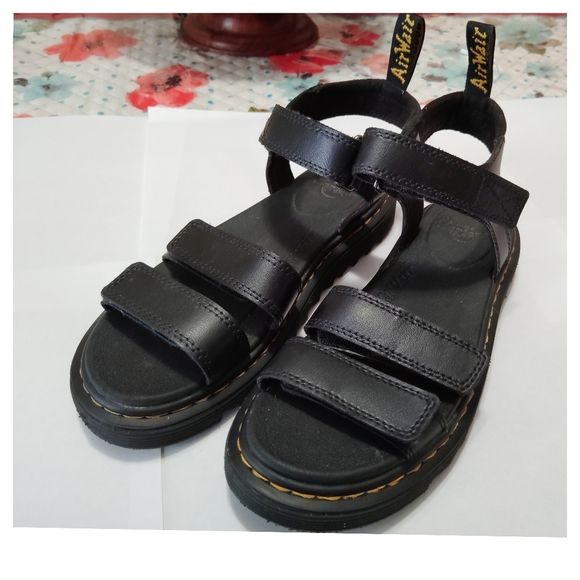 Dr. Martens Klaire Youth Leather Strap Sandals Size 6 Ladies, 5 Mens - Picture 2 of 7